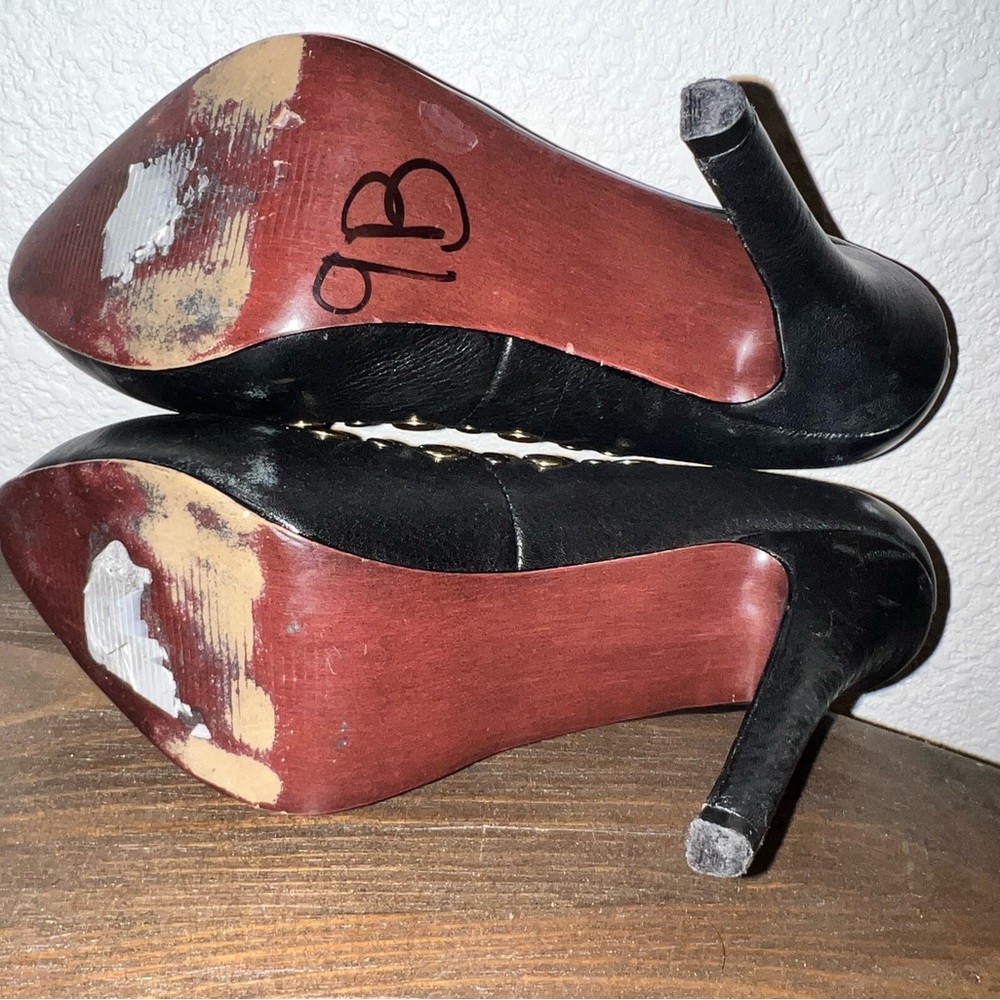 Studded black gold heels 8.5 - Picture 2 of 6